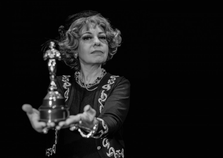 Uma coletiva de imprensa fictícia da lendária atriz Bette Davis será encenada nesta sexta (3), às 21h