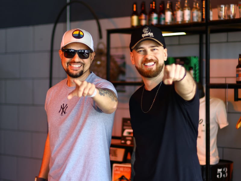 Wayner Bechelli e Johnny Rickes est&atilde;o &agrave; frente do Quarto POA e O POA Centro Foto: RODRIGOQUADROS/QUARTOPOA/DIVULGA&Ccedil;&Atilde;O/GE