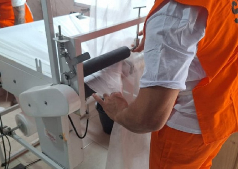 Fabricação de itens dento da unidade prisional deve alcançar 7 mil unidades mensais, que vão abastecer farmácias públicas