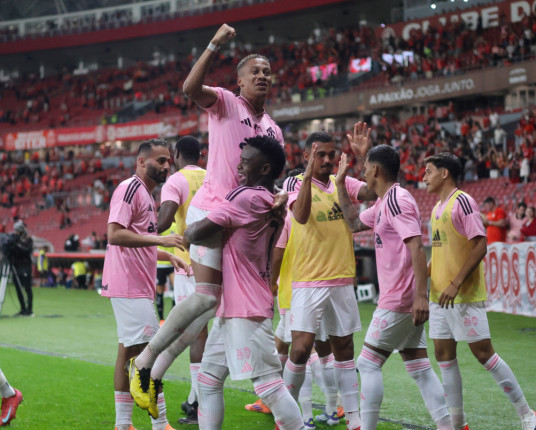 Inter supera Botafogo e conquista primeira vitória sob comando de Ramon Díaz