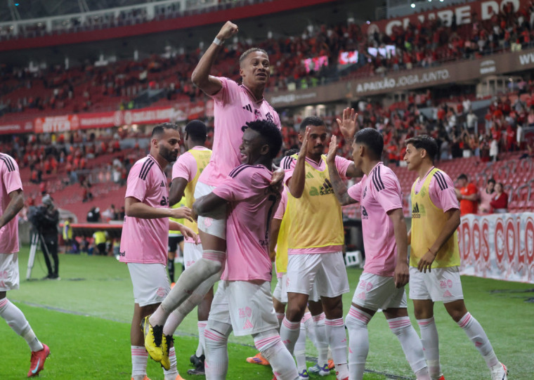 Vitória colorada em casa ajuda a desanuviar clima no Beira-Rio