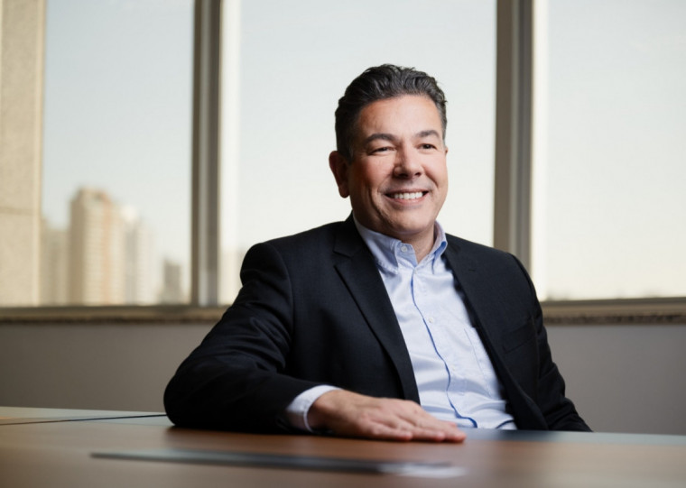 Diretor geral de Inovação e Transformação, Hugo Assis, ressalta utilização de IAs no dia a dia