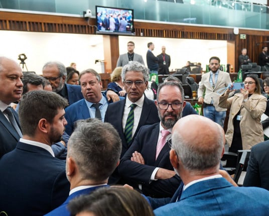Deputados aprovam doação de terreno onde vivem indígenas