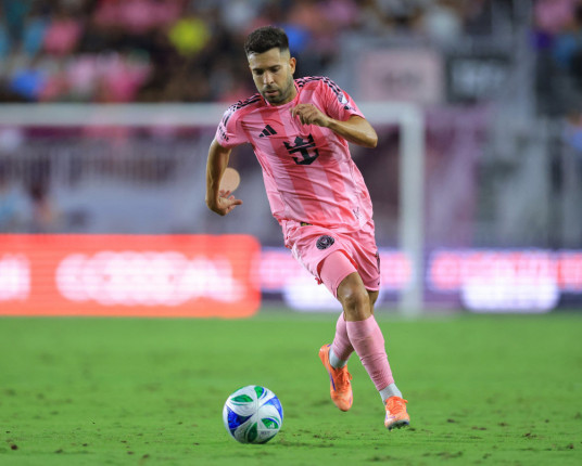 Jordi Alba anuncia aposentadoria ao fim da temporada: 'Momento certo de encerrar esse capítulo'