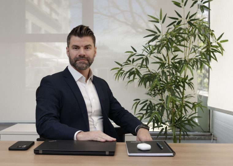 Cleverson Veroneze diz que mercado de seguros "navega" conforme a economia nacional