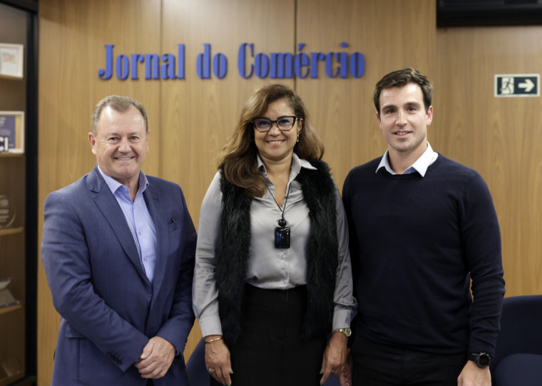 Gilmar Dalla Roza, CEO da feira, foram recebidos no Jornal do Comércio pelo diretor-presidente Giovanni Jarros Tumelero