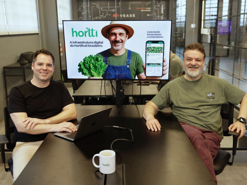 Guilherme Gehlen e Cássio Trindade comandam a Hortti, startup que elaborou a plataforma oficial da Ceasa de Porto Alegre Foto: TÂNIA MEINERZ/JC