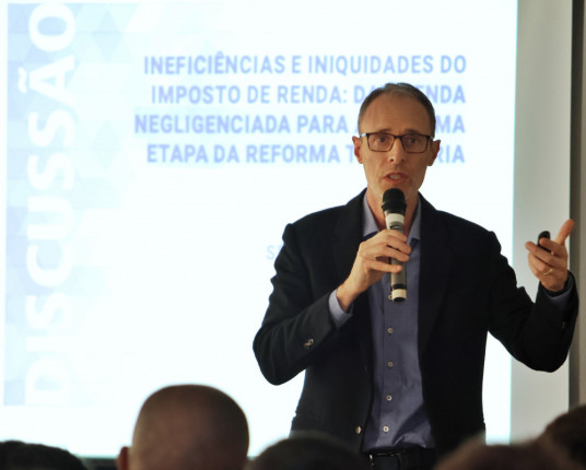 Tributação sobre renda e riqueza divide opinião de economistas