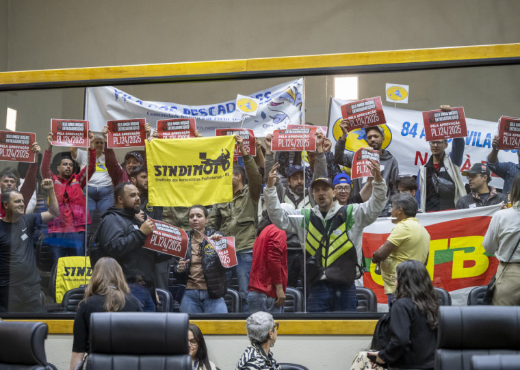 Entregadores acompanharam votação do projeto 