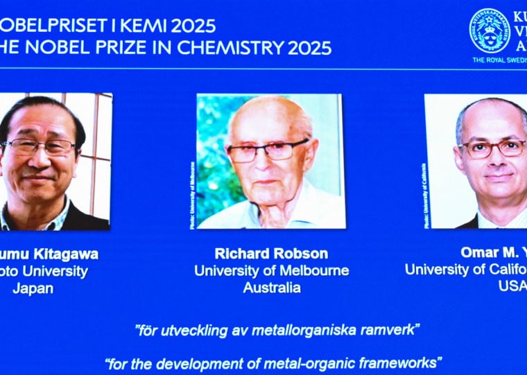A láurea foi anunciada, pela Academia Real Sueca de Ciências, em Estocolmo, na Suécia