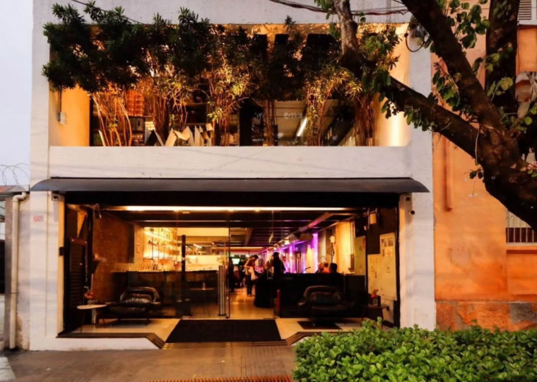 Telhado do restaurante onde Chef Fogaça assina o cardápio desabou na manhã desta quarta-feira (8)