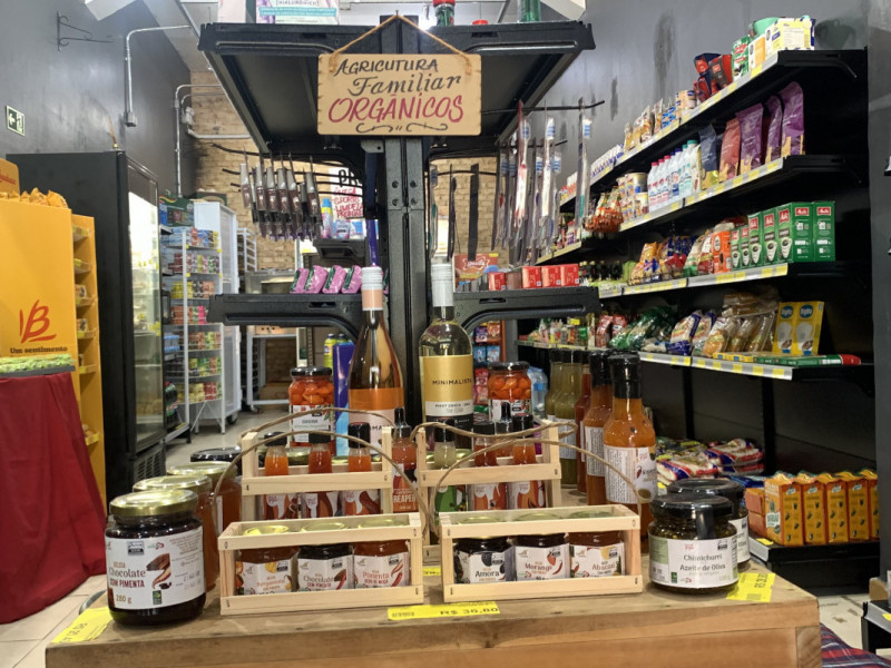 O Mercatto Garibaldi conta com um cantinho da agricultura familiar, dedicado a produtos artesanais Foto: DENER PEDRO/ESPECIAL/JC