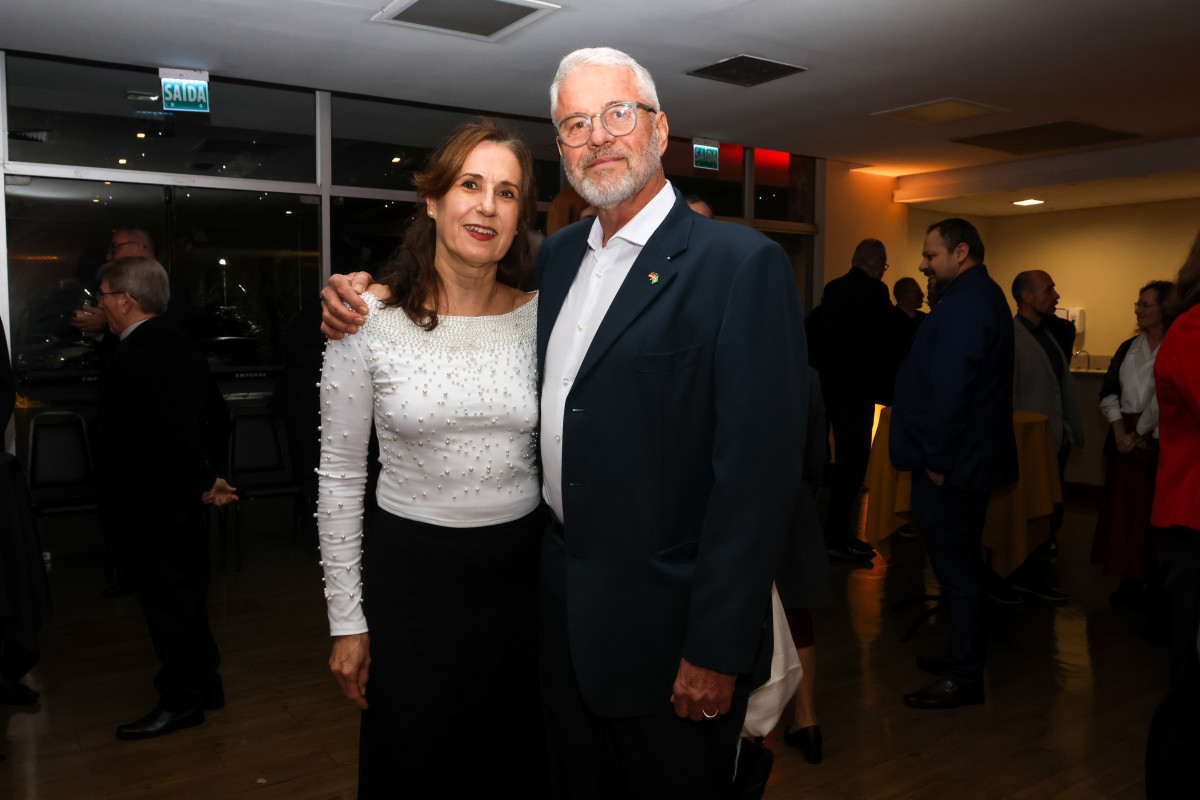 PORTO ALEGRE, RS, 06/10/2025: COLUNA OLHA SÓ.  Comemoração do Dia da Unidade Alemã. Viviane e Jorge Lauck | DANI BARCELLOS/ESPECIAL/JC