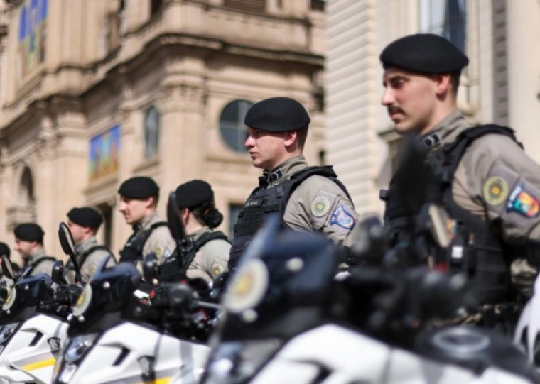 Nesta quinta-feira, o governo do Estado entregou um reforço de viaturas para a segurança pública