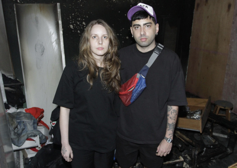 A funcionária pública Laura Klein e o designer Luiz dos Reis tentam retomar as suas rotinas após o acidente