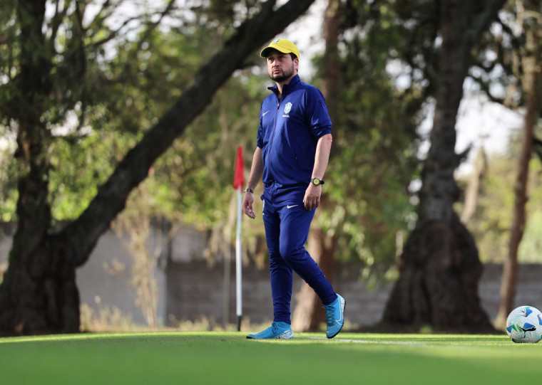 Arthur Elias no treino da seleção brasileira Feminina em Quito, no Equador
