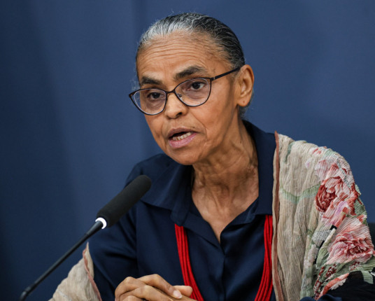 Marina Silva defende que empresas de petróleo foquem na produção de energia limpa
