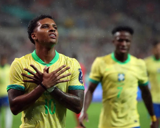 Ancelotti ensaia novo quarteto mágico e Brasil goleia Coreia em Seul