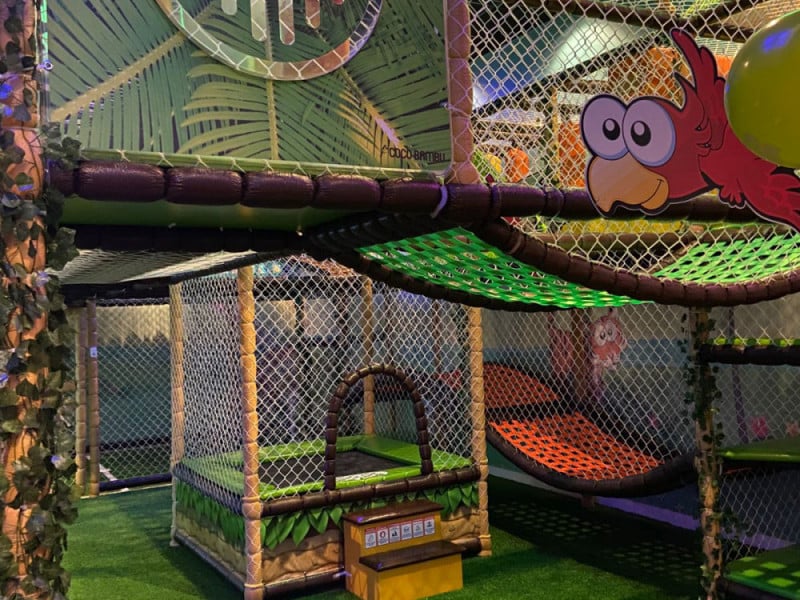 O Coco Bambu, do Shopping Iguatemi, conta com área para crianças Foto: CocoBambu/Divulgação/JC