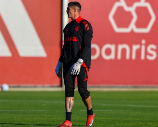 Rochet vai passar por nova cirurgia e pode não atuar mais em 2025 pelo Inter