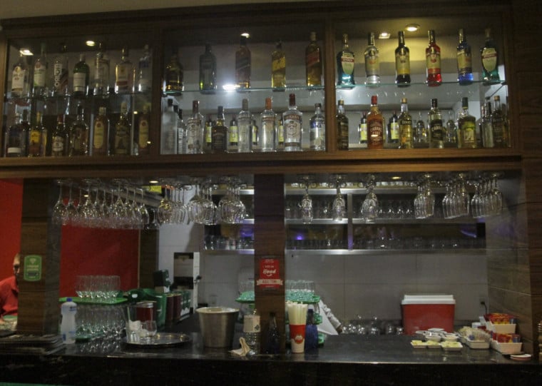 Brasil registra 46 casos de intoxicação por metanol 