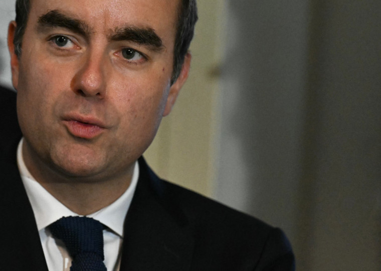 Premi&ecirc; se reuniu anteriormente com seu gabinete para discutir propostas para o or&ccedil;amento de 2026