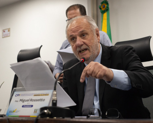 Base do governo veta convocação de Eduardo Leite na CPI da Energia Elétrica