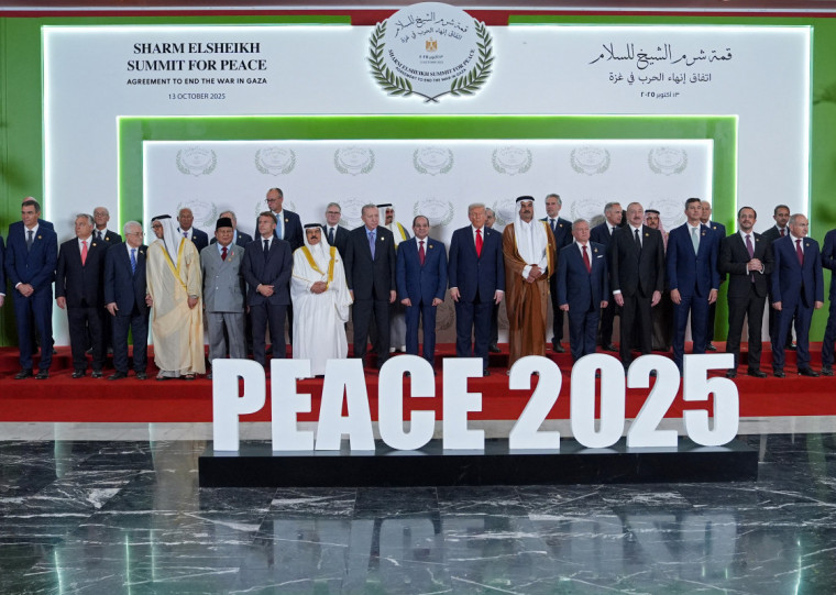 Cúpula reuniu o presidente dos Estados Unidos, Donald Trump; líderes europeus e árabes, selando a paz entre Israel e Hamas; reconstrução de Gaza é estimada em US$ 80 bilhões