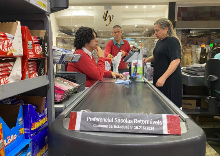 Caixa dedicado a sacolas retornáveis foi adotado na loja do Zaffari na Zona Sul da Capital