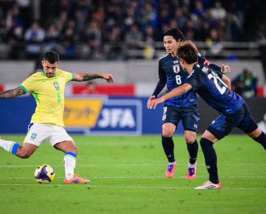 Brasil leva virada e perde do Japão pela 1ª vez na história
