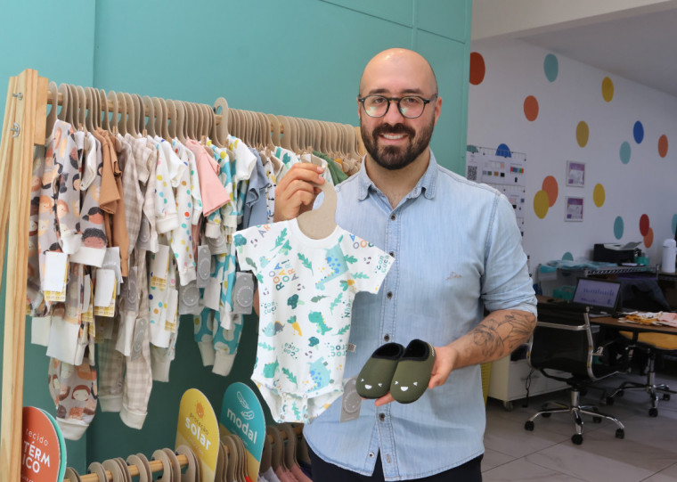 Fábrica de moda infantil idealizada por Artur Mello saiu de um faturamento de R$ 5 mil, na estreia, para R$ 1 milhão com a adoção de práticas de mercado, de gestão e muita tecnologia 