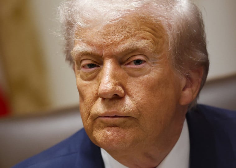 A pesquisa da CNN também mostra que 32% dos entrevistados avaliam que o andamento da situação do país está "Muito bem/Razoavelmente bem", enquanto 68% acreditam que o cenário está "bastante ruim/muito mal".