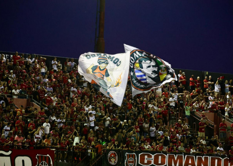 Torcida xavante comemorou ao lado dos conselheiros a implementação de SAF no clube