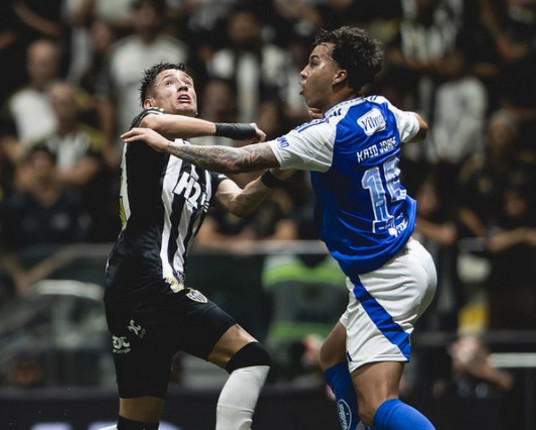 Atlético-MG denuncia Kaio Jorge no STJD por aperto em mão machucada de Ivan Román