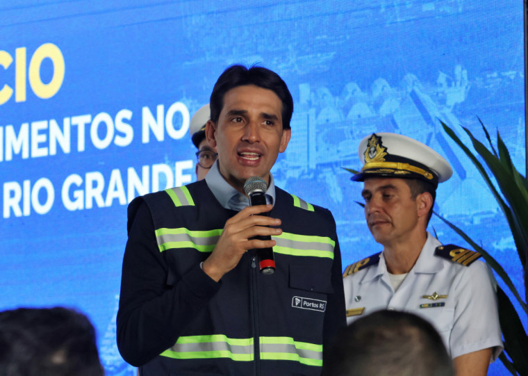 O ministro de Portos e Aeroportos, Sílvio Costa Filho, afirmou que, desde o início de sua vida política, em Recife, sempre esteve ao lado do presidente Luiz Inácio Lula da Silva.