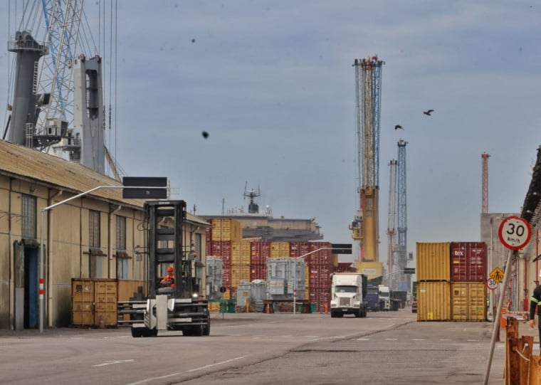 Ineficiência dos portos, agora apontada como o segundo maior gargalo, aparecia apenas na 14ª posição na pesquisa de três anos atrás