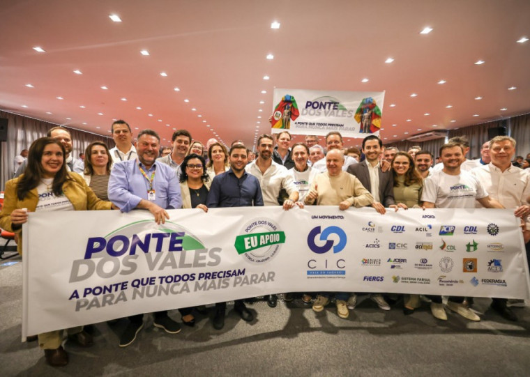 Ao lado do vice-governador, Gabriel Souza, Leite anunciou um investimento de mais de R$ 350 milhões na nova ponte