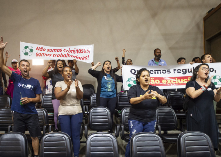 Catadores assistiram discussão do projeto que cria novo Código de Limpeza Urbana