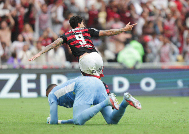 Além de marcar um, Pedro participou dos outros dois gols cariocas