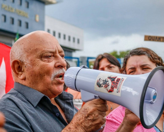 Irmão de Lula entra na Justiça contra quem o associa a descontos e critica CPMI do INSS
