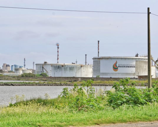 Demora na mudança de controle da Braskem impacta investimento em refinaria em Rio Grande