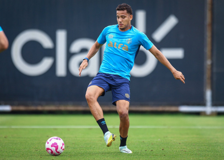 Sem Marcos Rocha, Gustavo Martins deve ser improvisado na lateral-direita