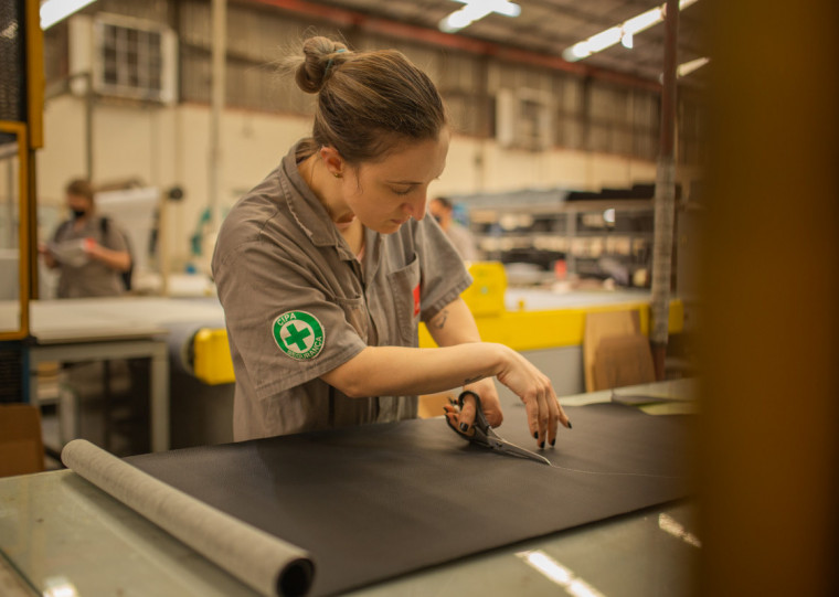 Com produção em Erechim, Cavaletti está entre as quatro marcas de cadeiras de escritório mais vendidas do Brasil