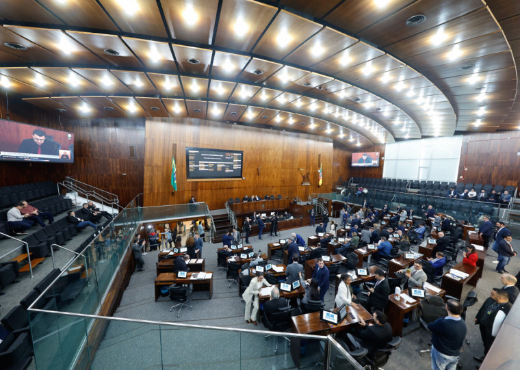 PORTO ALEGRE - RS - BRASIL - 21/10/2025: Sessão Plenária Ordinária. Ordem do Dia. Plenário 20 de Setembro. Foto: Fernando Gomes/ALRS