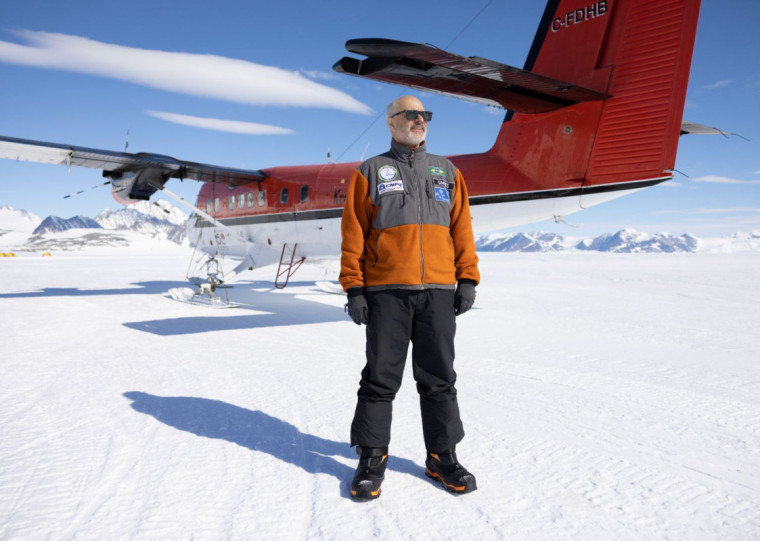 O professor e pesquisador Jefferson Cardia Simões, de 67 anos, já realizou 27 incursões à Antártica e três ao Ártico