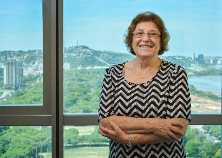 Em 2000, tornou-se presidente do Complexo de Saúde Mãe de Deus Center