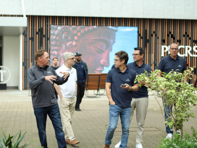 O investidor norte-americano visitou a estrutura do BlueMetrics, no Tecnopuc, na última semana<br />Foto: Divulgação/JC