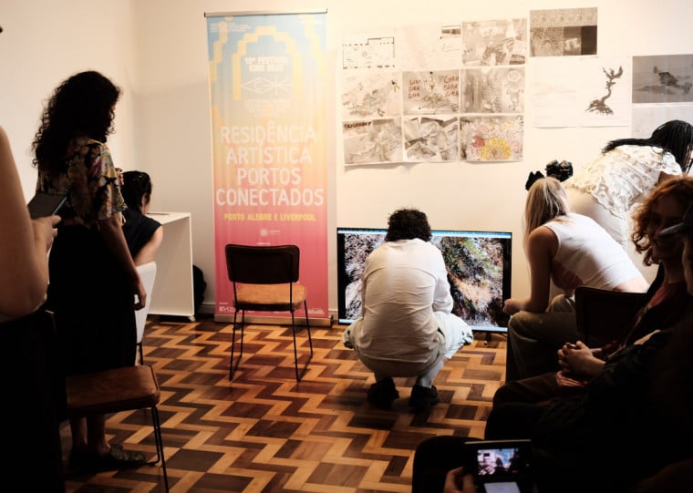 Cena da residência artística 'Portos Conectados: Construindo Mundos Digitais e Encontros em Porto Alegre e Liverpool'