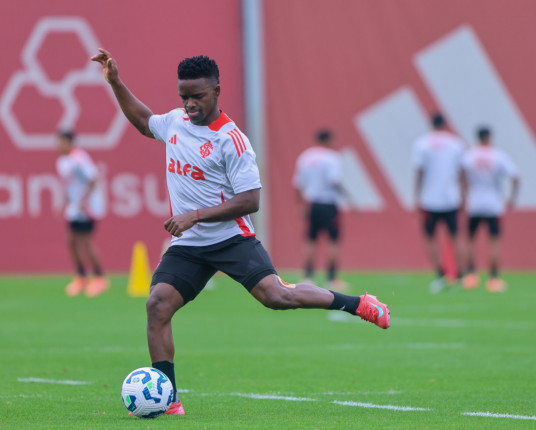 Com a volta de titulares, Inter enfrenta o Fluminense para se afastar do Z-4