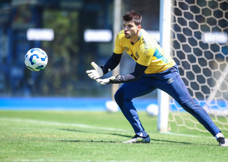 De volta, Volpi não atuava desde que marcou no empate com o Botafogo